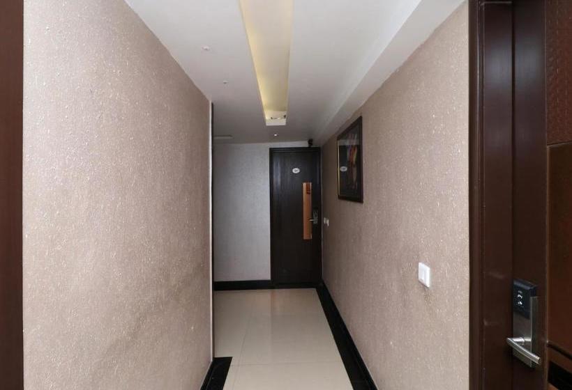 בית מלון כפרי Fab Red Leaf Mall Road Mussoorie