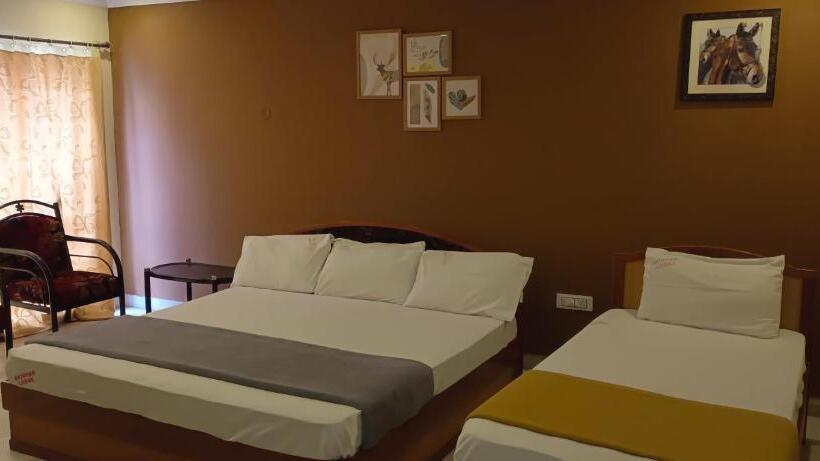 호텔 Sridhar Lodge