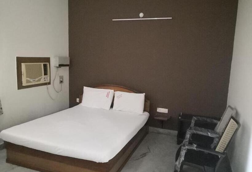 호텔 Sridhar Lodge