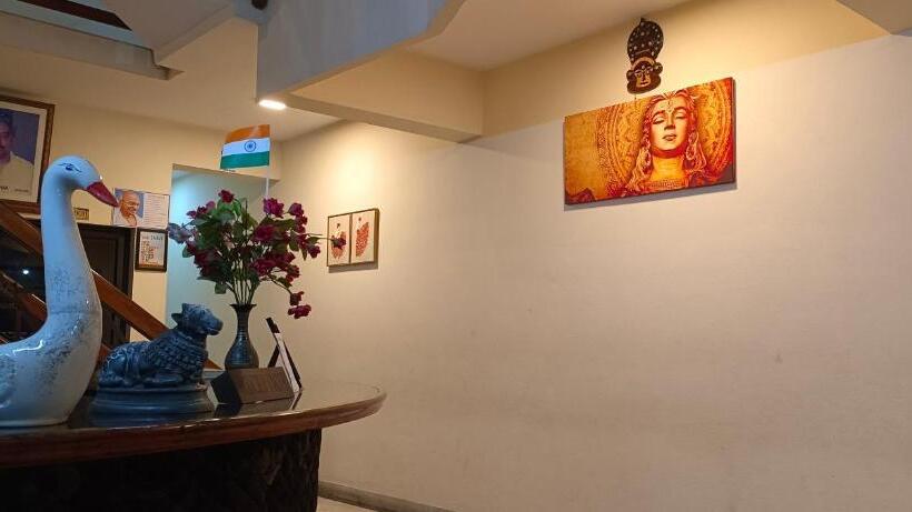 호텔 Sridhar Lodge