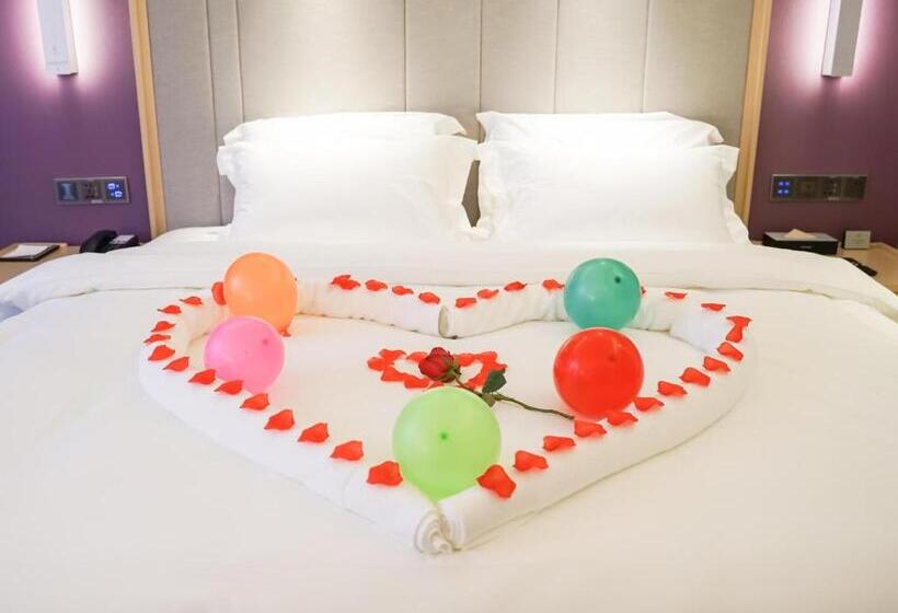 Lavande Hotel Jingmen Planet World City