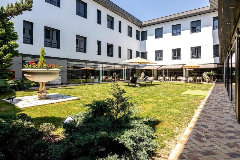 Les Jardins De St Cloud