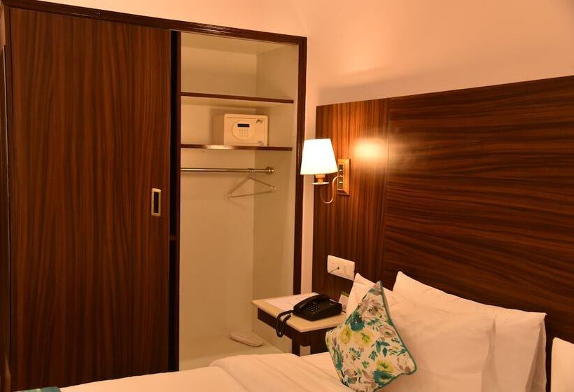 Mastiff Hotel Palampur