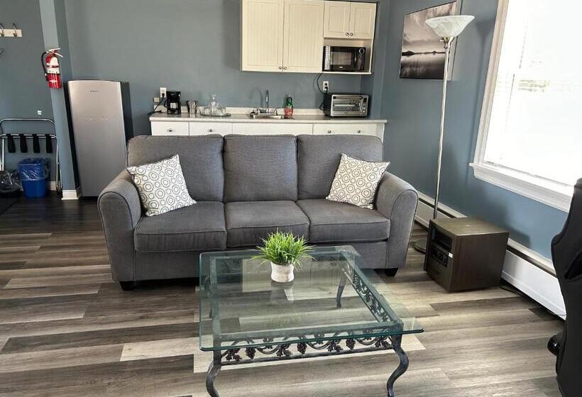 Middleton Motel & Suites