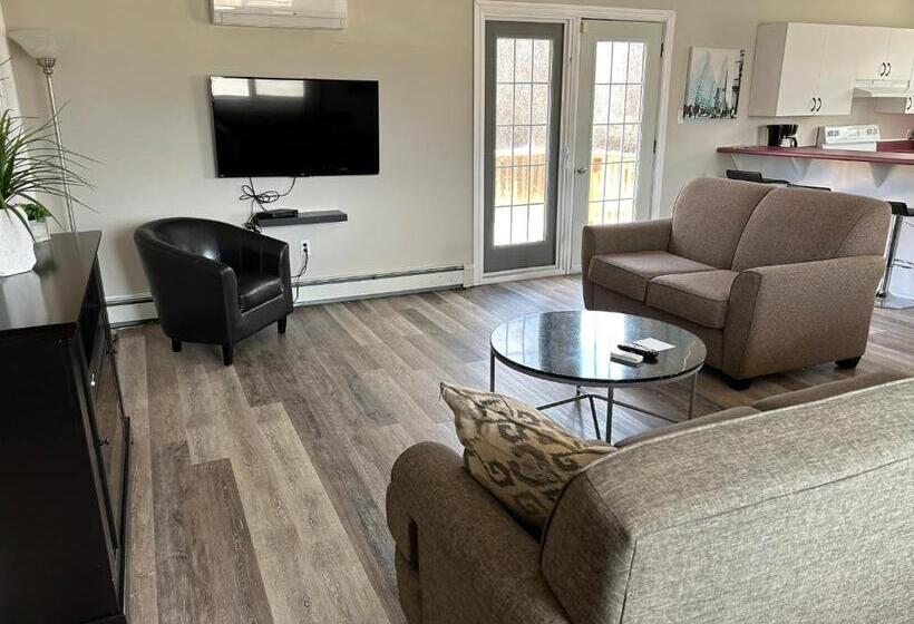 Middleton Motel & Suites