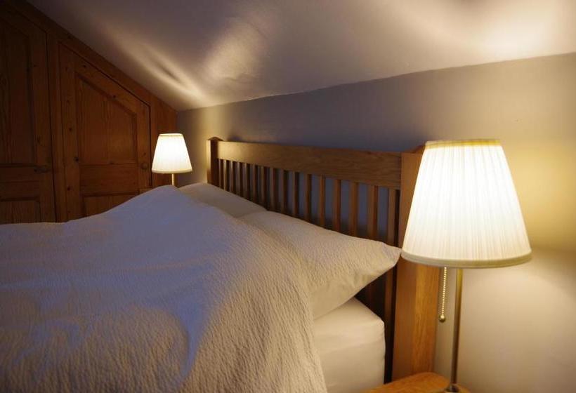 Old Bears Barn Bed And Breakfast