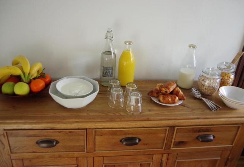 Old Bears Barn Bed And Breakfast