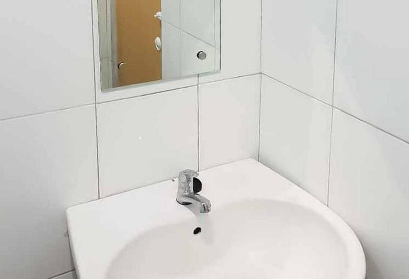 Пансион Airangga Home Stay Syariah Berastagi Redpartner