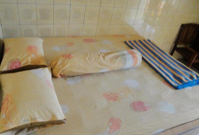 بنسيون Arjuna Sari Bandungan