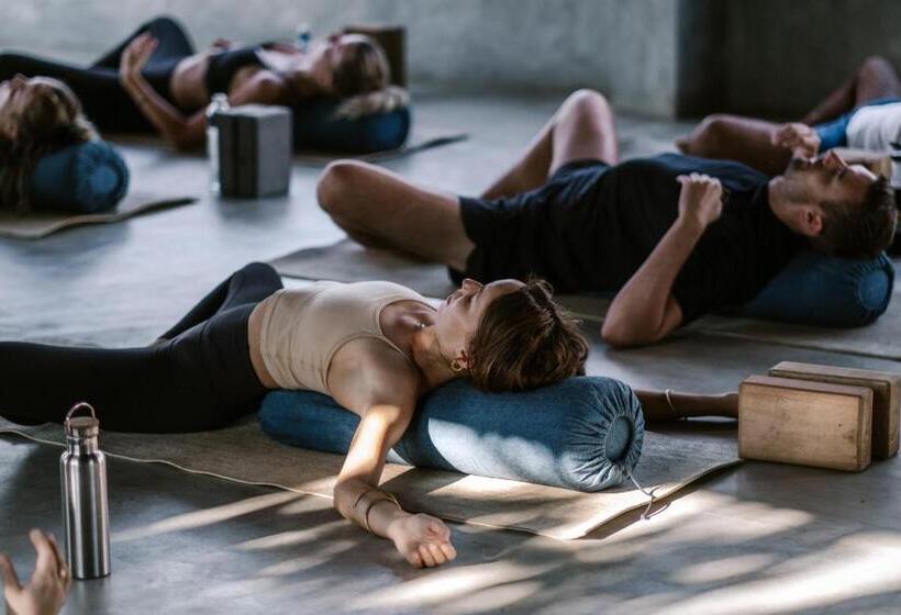 膳宿费 Dots Bay House