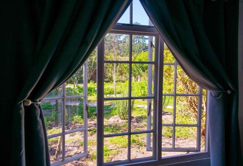 ペンション Equleni Guest Farm