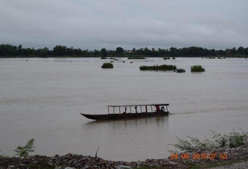 פנסיון Kongmany Colonial House