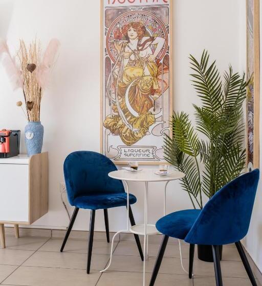 Пансион Naro Suites And Rooms