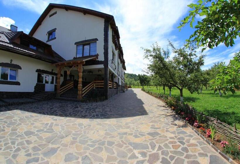 Pensiunea Lacramioara