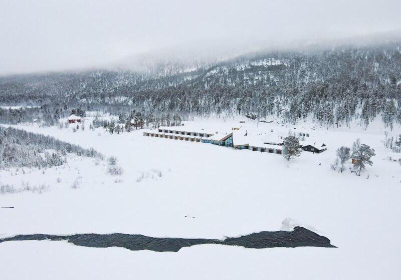 אתר נופש Sorrisniva Arctic Wilderness Lodge