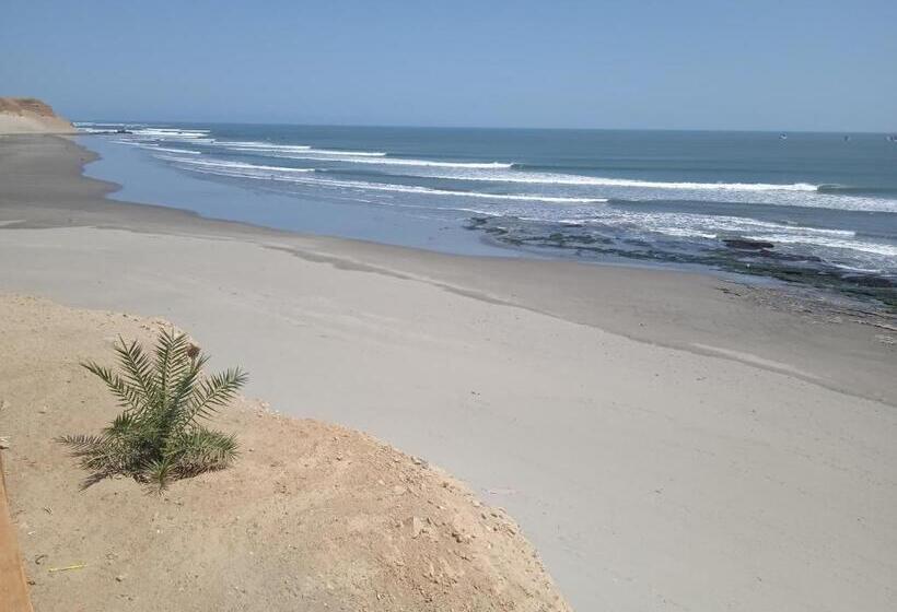 هاستل Chicama Surf Camp