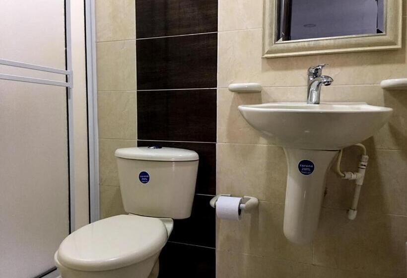 هاستل Villa Sarie Bay