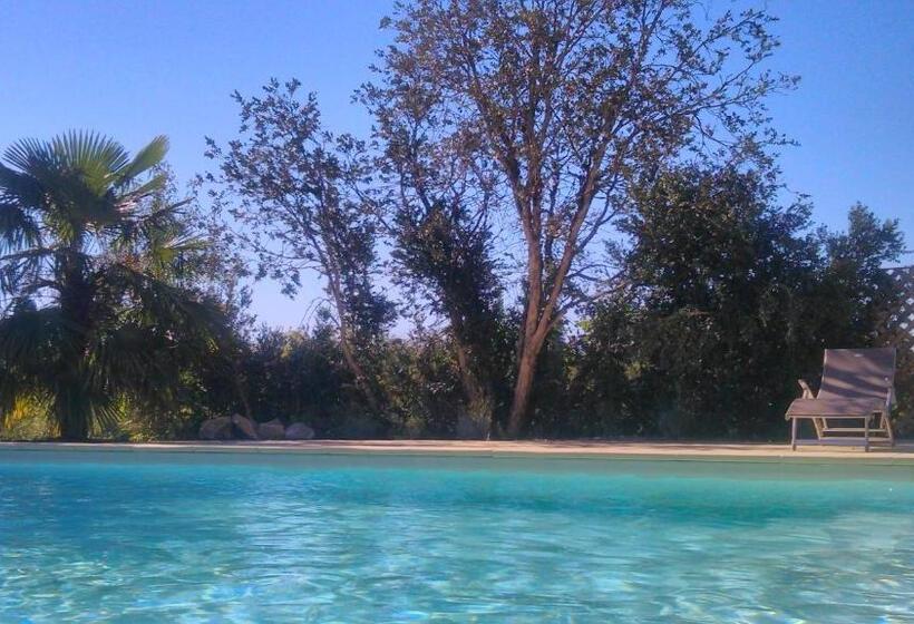 مبيت وإفطار Domaine De Peyre Brune