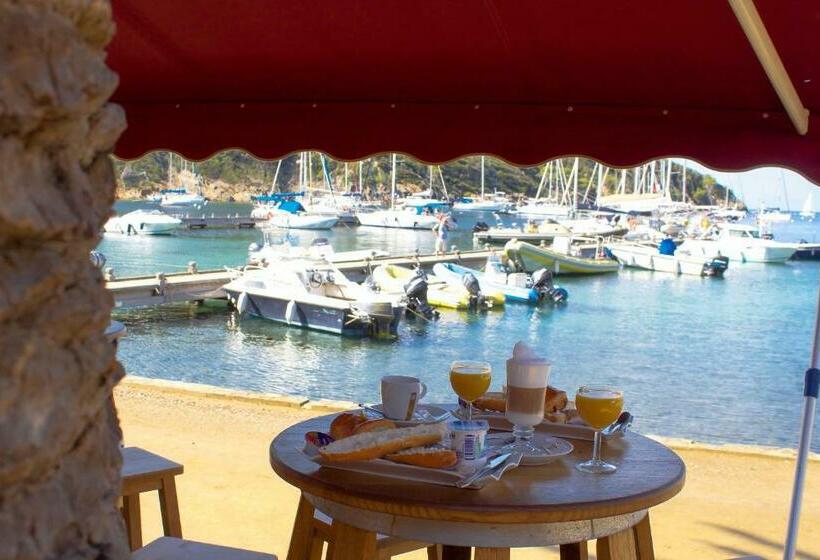 Bed and Breakfast La Maison Du Port