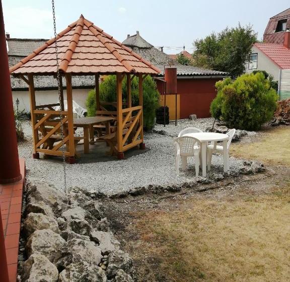 住宿加早餐  Napocska Panzió