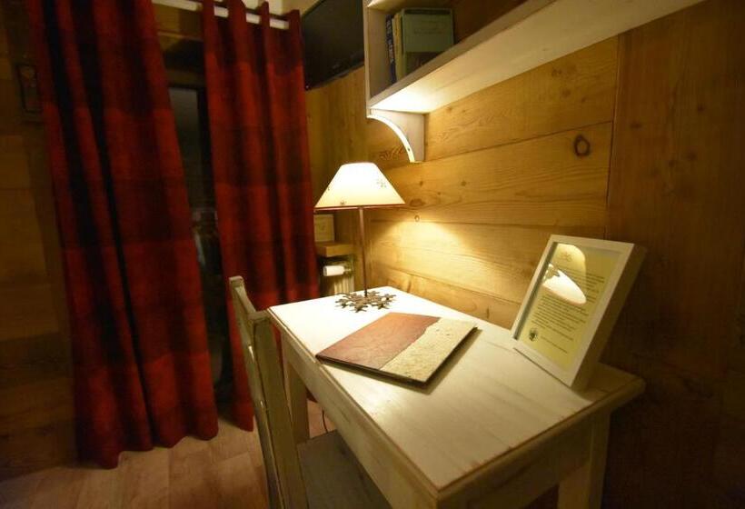 호텔 Petit Dahu Chambres Et Restaurant