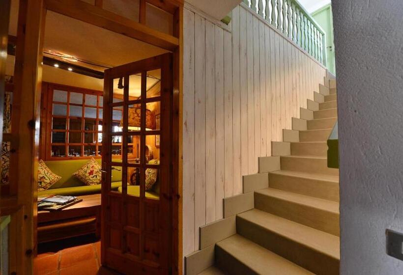 호텔 Petit Dahu Chambres Et Restaurant