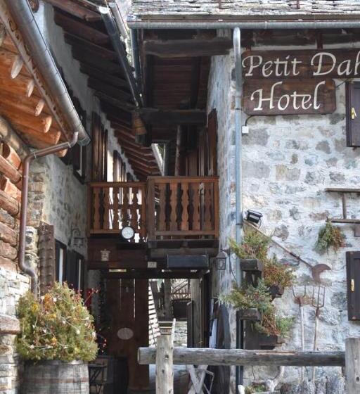 호텔 Petit Dahu Chambres Et Restaurant