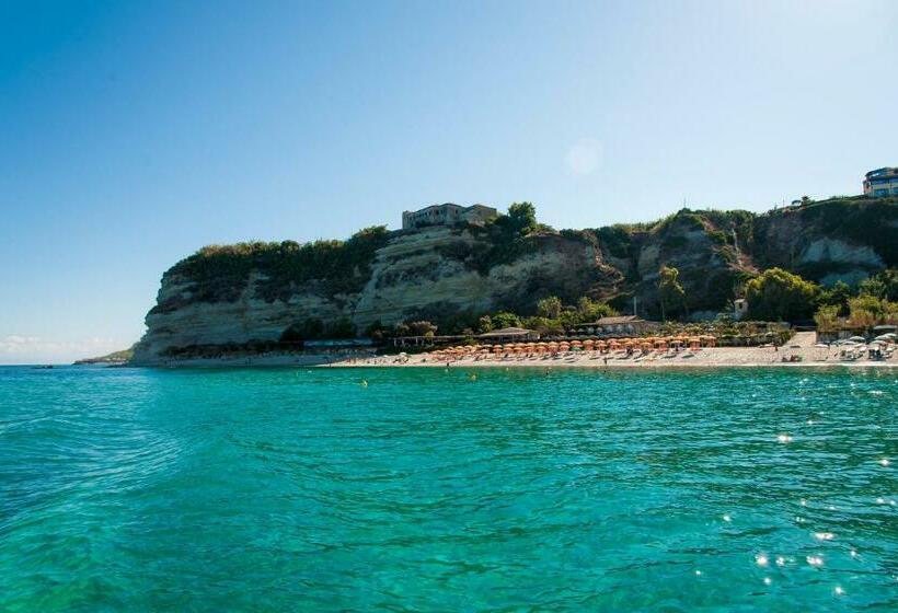 Отель Stromboli Beach Tropea