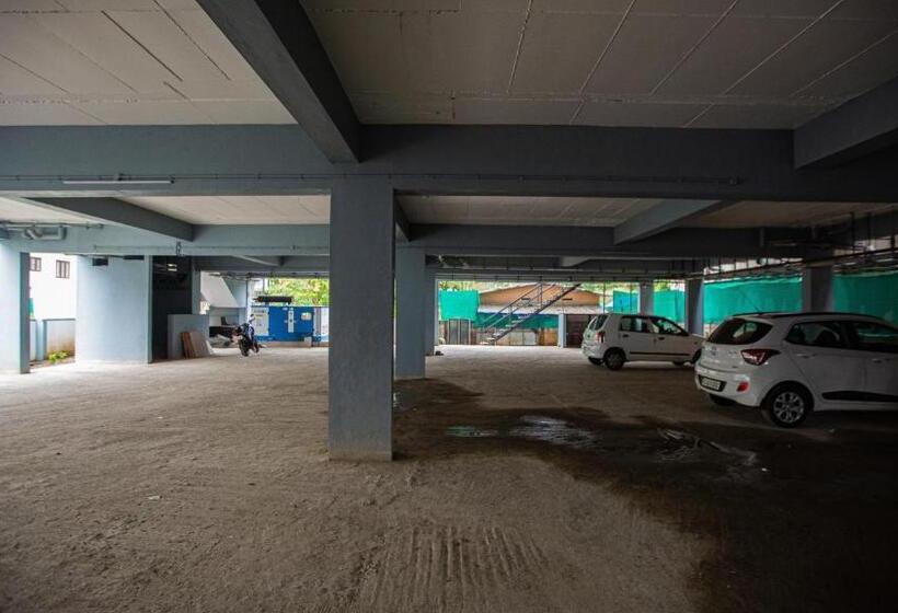 هتل Woodside Residency