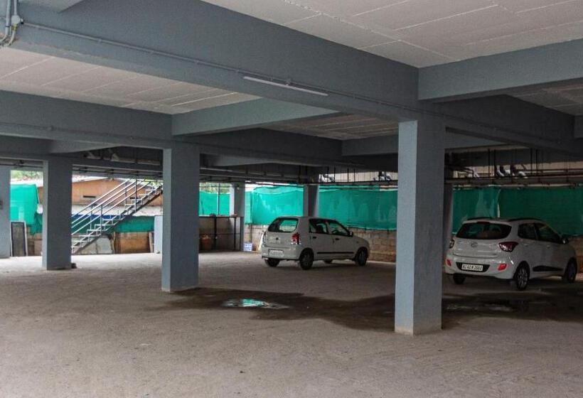 هتل Woodside Residency