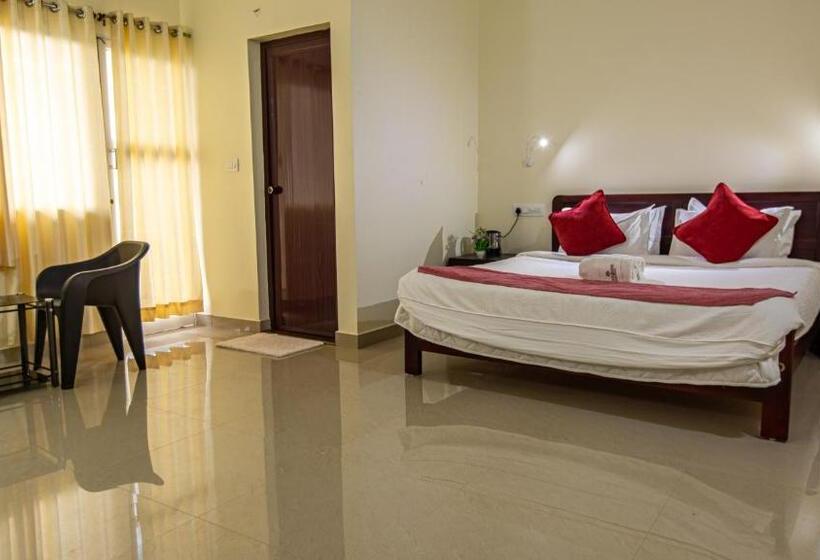 هتل Woodside Residency