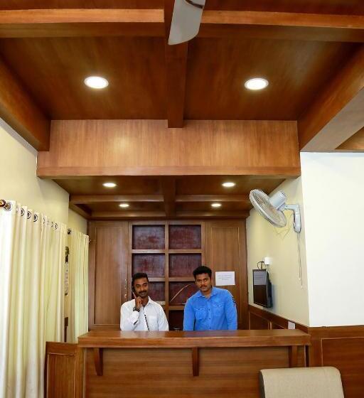 هتل Woodside Residency