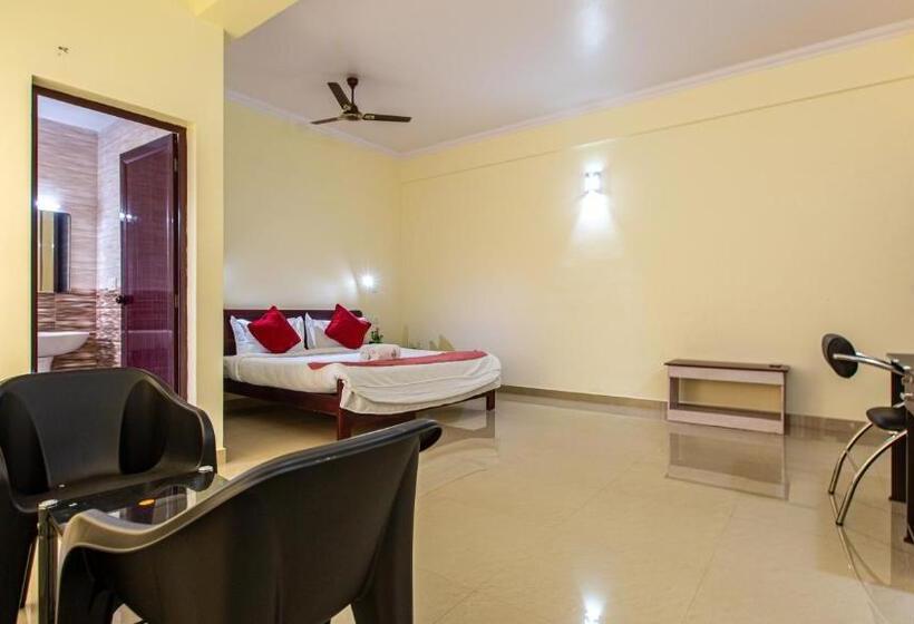 هتل Woodside Residency