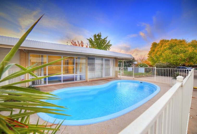 مُتل Boulevarde Motor Inn