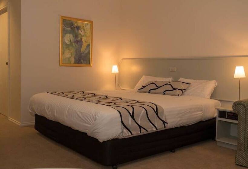 فندق على الطريق Deniliquin Country Club Motor Inn