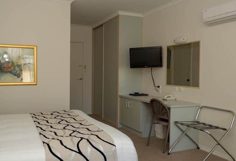 فندق على الطريق Deniliquin Country Club Motor Inn