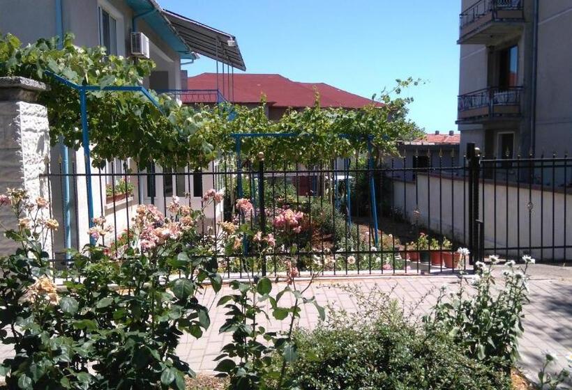 Пансион песента на морето