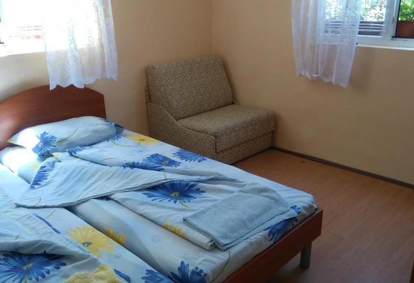 Пансион песента на морето