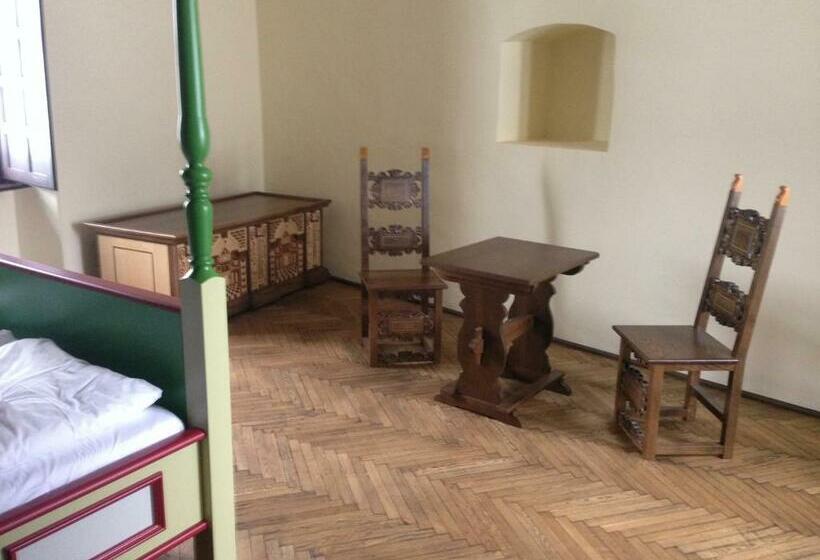 بنسيون Egervári Várkastély