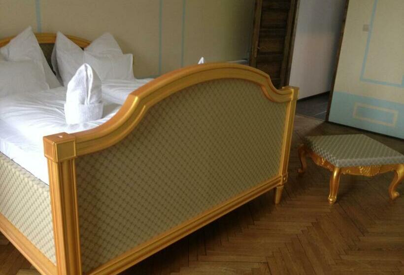 بنسيون Egervári Várkastély