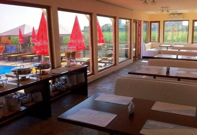 פנסיון Omega Mamaia Nord