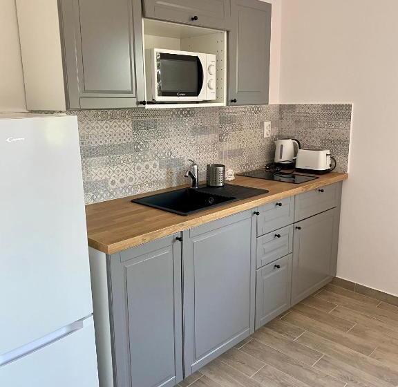 پانسیون Pacsirta Apartman Grand