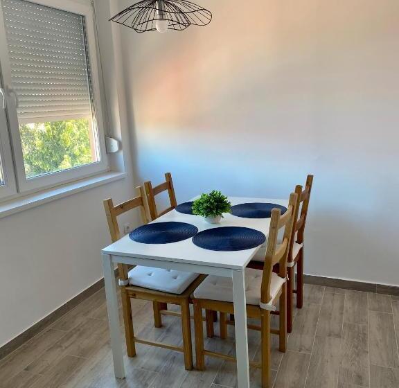 پانسیون Pacsirta Apartman Grand