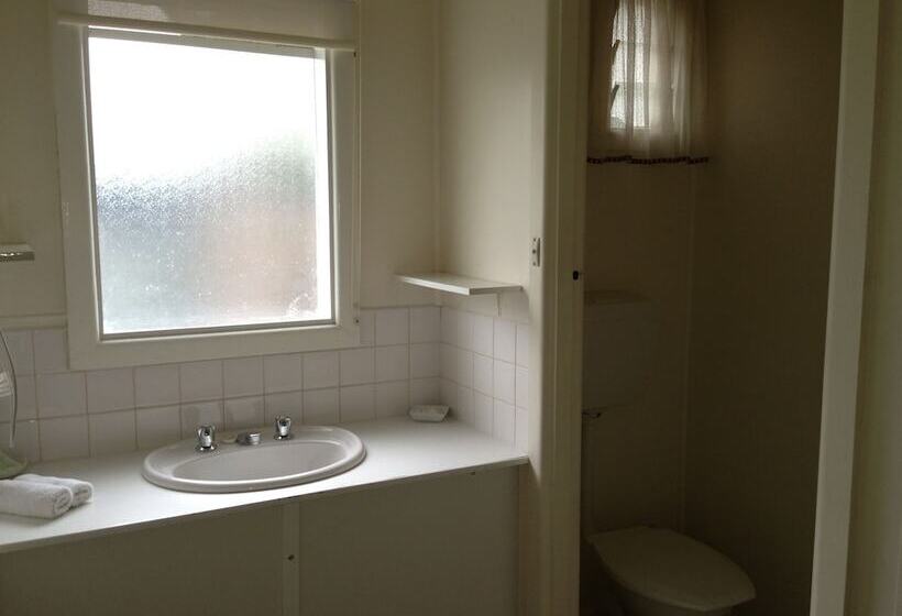 פנסיון Phillip Island Cottages