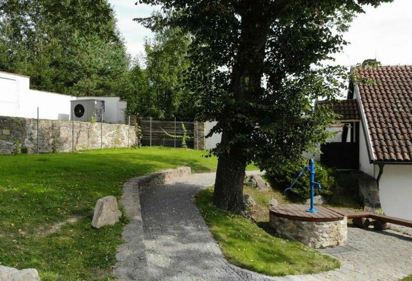 بنسيون Statek český Dvůr