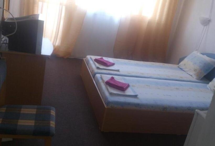 פנסיון Svetla Guest House