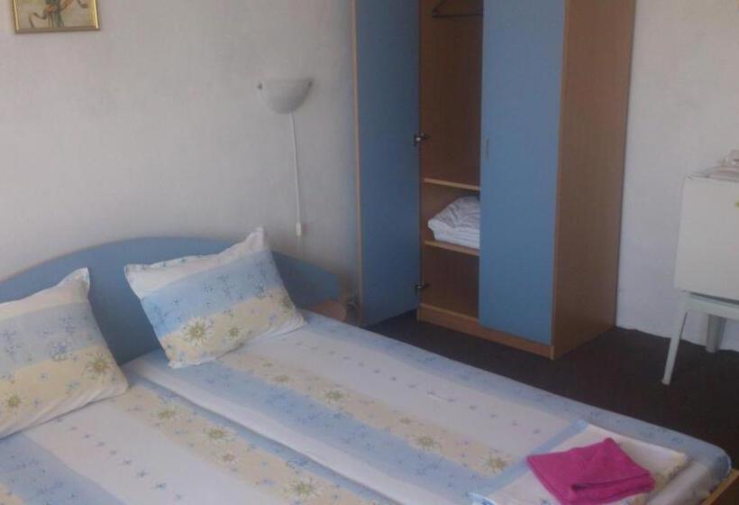 פנסיון Svetla Guest House