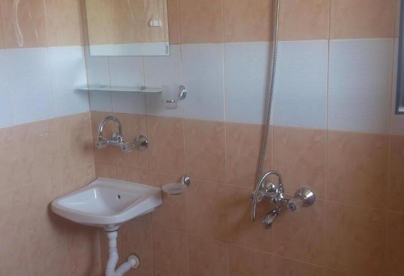 פנסיון Svetla Guest House