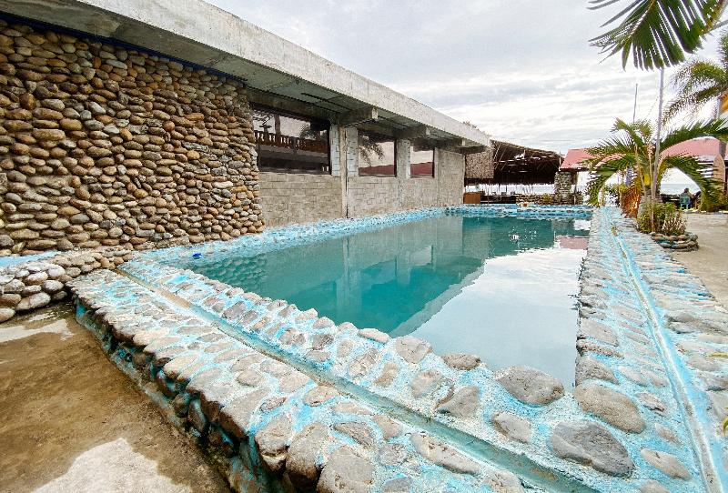 Reddoorz @ White Castle Beach Resort Iba Zambales