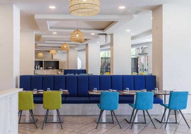 Aguamarina Golf Apartments